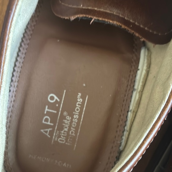 Apt. 9 Brown Leather Oxfords with Polished Finish - Picture 4 of 10